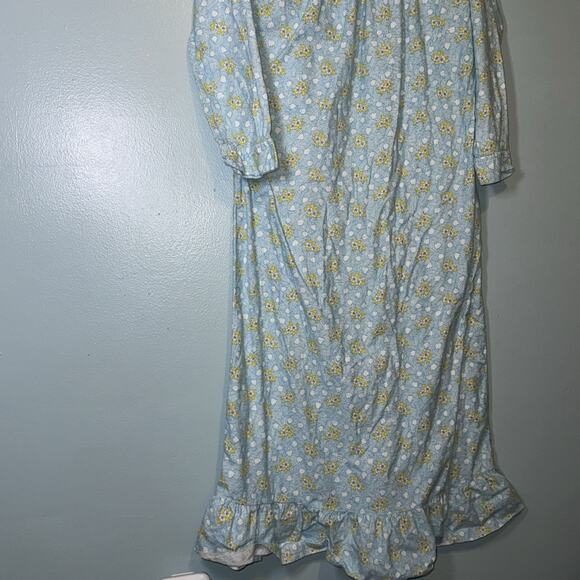 20th Century Wear Flannel Nightgown MED Granny Ruffle Long Sleeve Vintage - Picture 8 of 9